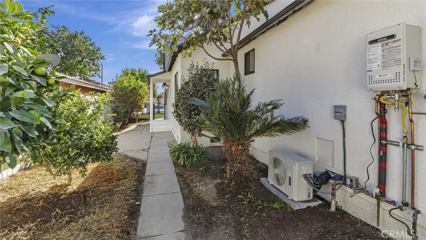 111 E 67th Way, Long Beach, California 90805