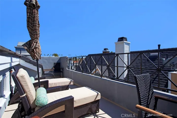 441 Carnation Avenue, Corona Del Mar, California 92625