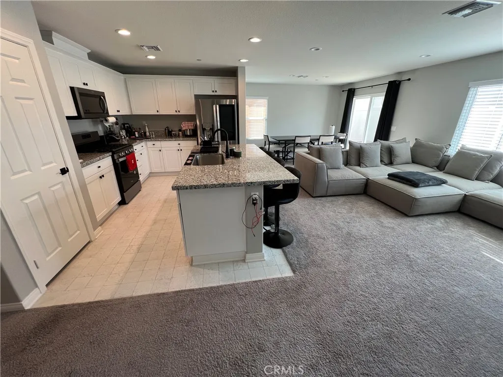 20069 Breeze Blooms Drive, Riverside, California 92507 home-pic-10