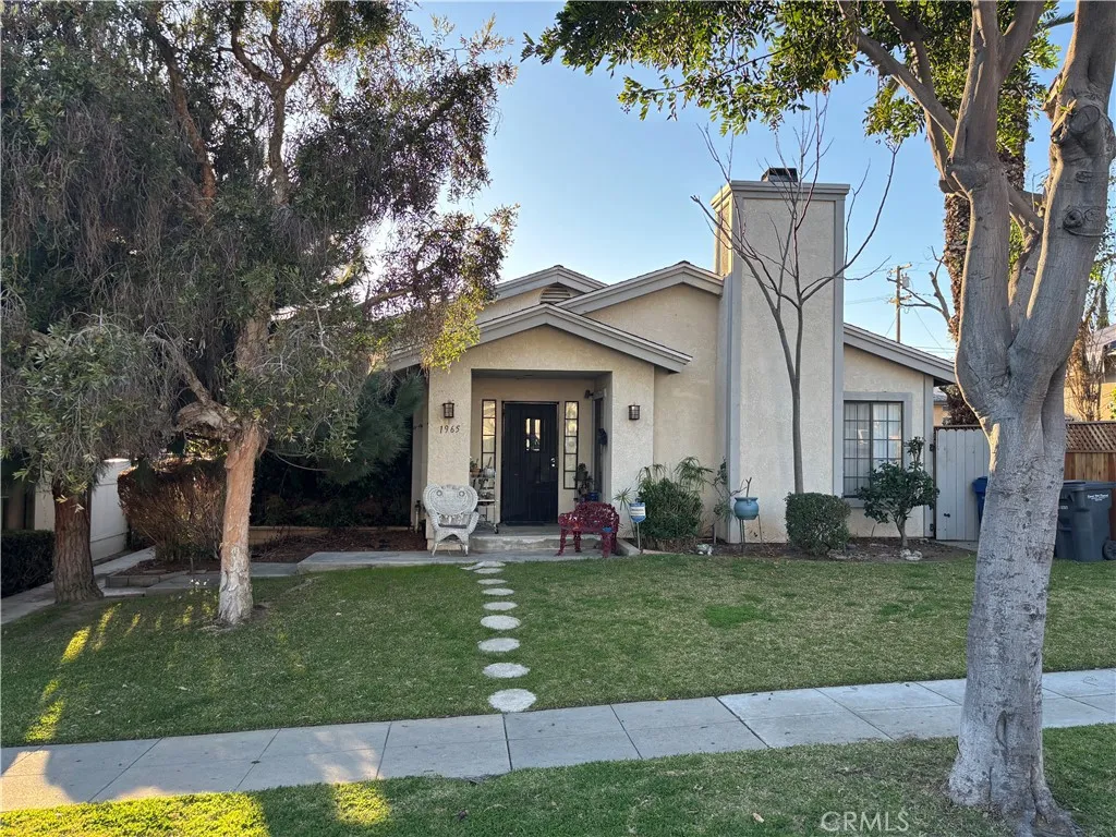 1965 Saint Louis Avenue, Signal Hill, California 90755, ,Residential Income,For Sale,Saint Louis,PW25040571