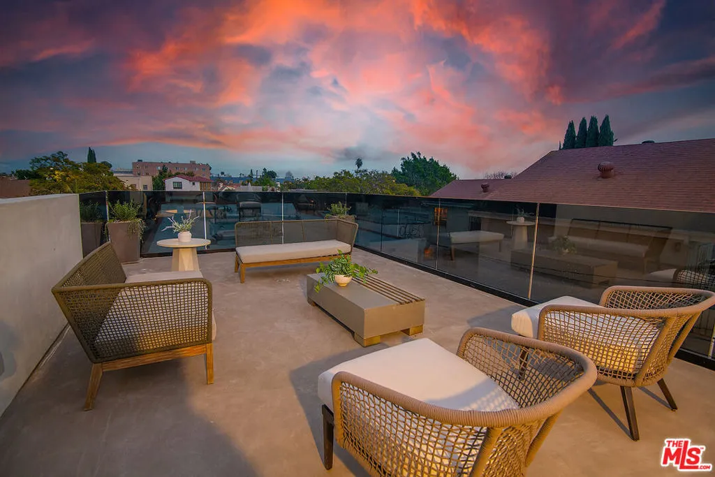 521 N Formosa Avenue, Los Angeles, California 90036 home-pic-35