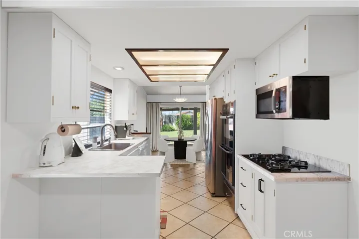 virtually staged kitchen as example