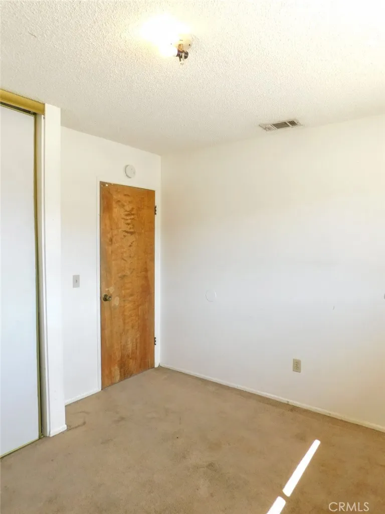 73615 Sun Valley Drive, 29 Palms, California 92277 home-pic-15