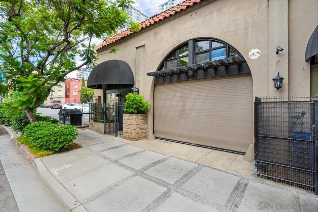843 10th Ave A  home-pic-22