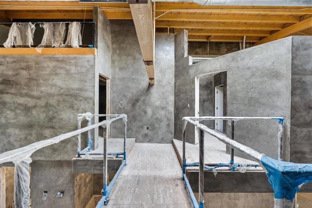 843 10th Ave A  home-pic-47