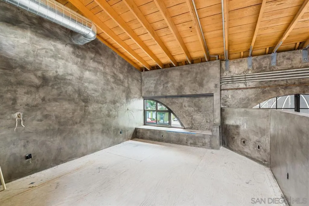843 10th Ave A  home-pic-43