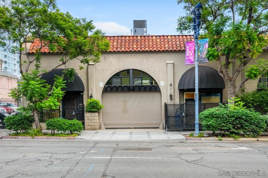 843 10th Ave A  home-pic-19