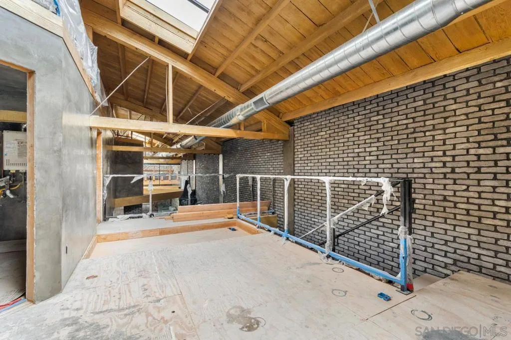 843 10th Ave A  home-pic-36