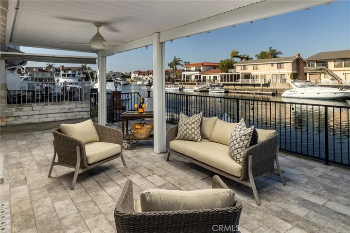 16542 Wanderer Lane, Huntington Beach, California 92649
