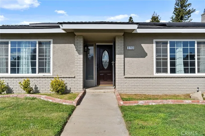 2713 Holiday Way, Madera, California 93637