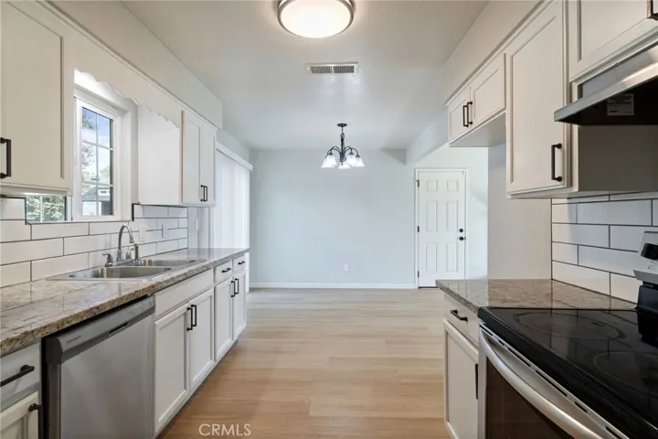 2713 Holiday Way, Madera, California 93637