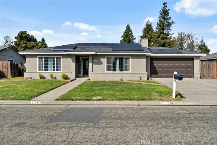 2713 Holiday Way, Madera, California 93637