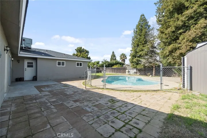 2713 Holiday Way, Madera, California 93637
