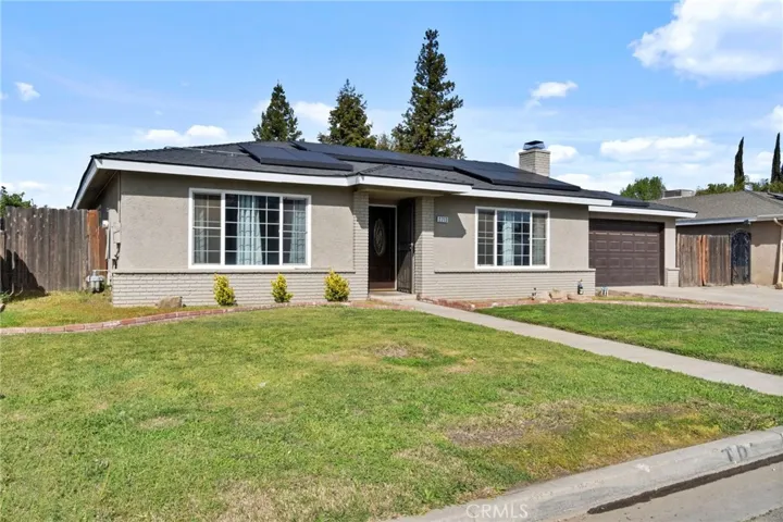 2713 Holiday Way, Madera, California 93637