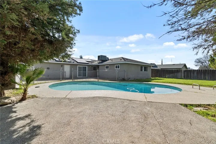2713 Holiday Way, Madera, California 93637