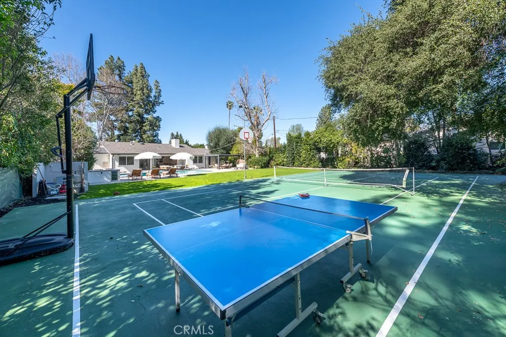 6164 Fenwood Avenue, Woodland Hills, California 91367 home-pic-44