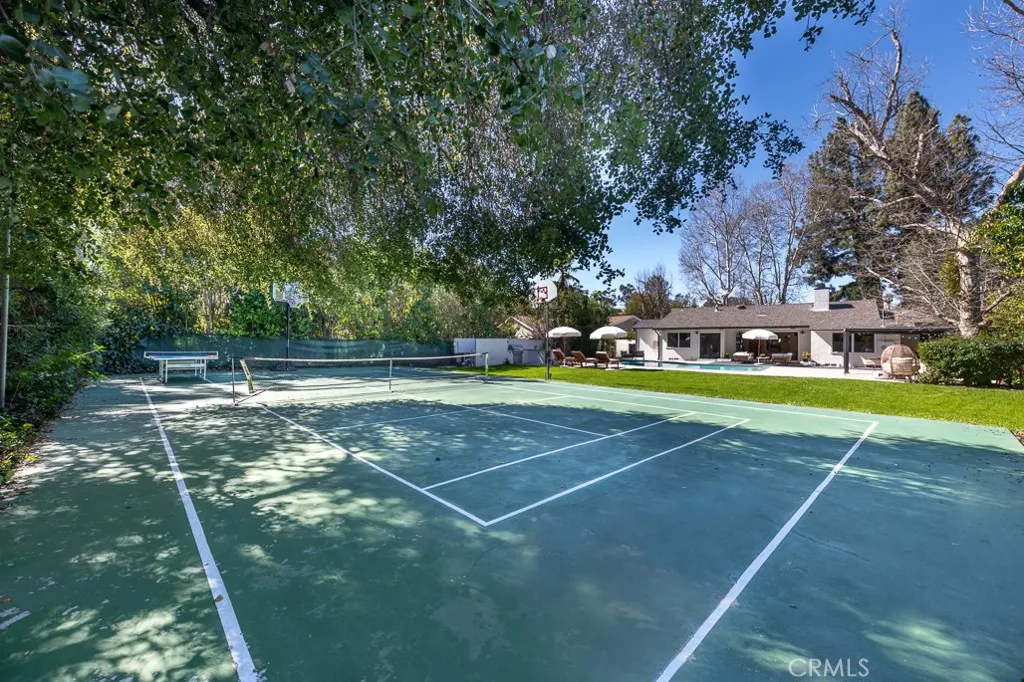 6164 Fenwood Avenue, Woodland Hills, California 91367 home-pic-43