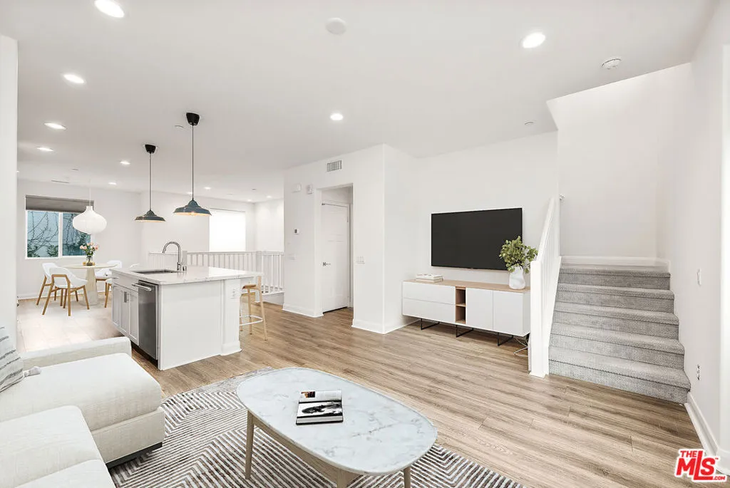 516 E Imperial Avenue, El Segundo, California 90245 home-pic-2