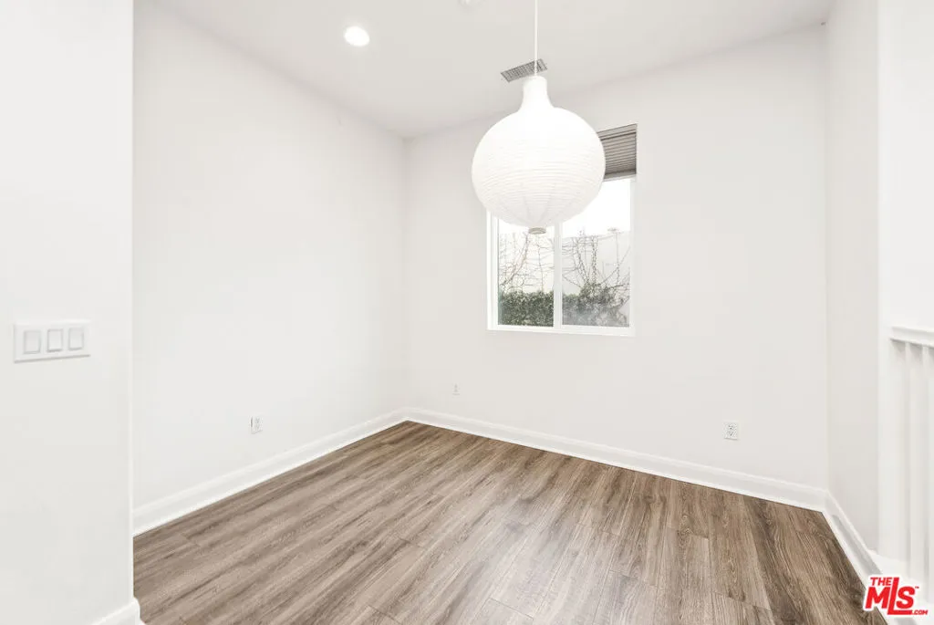 516 E Imperial Avenue, El Segundo, California 90245 home-pic-11