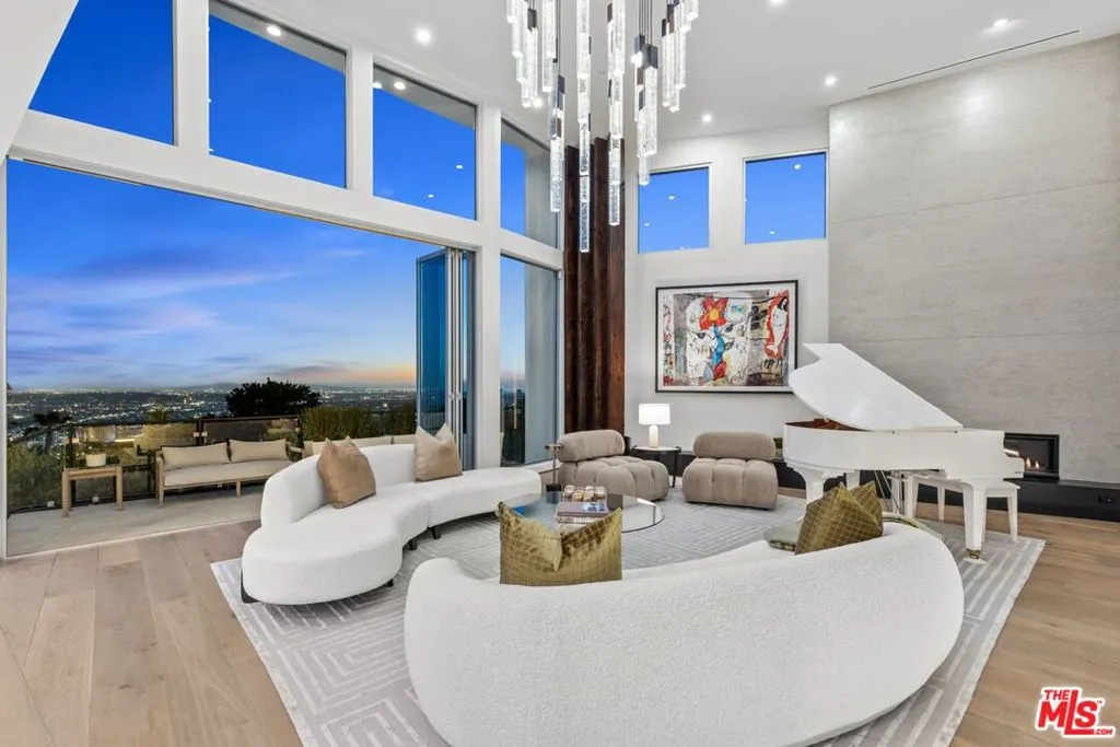 9270 Kinglet Drive, Los Angeles, California 90069 home-pic-33