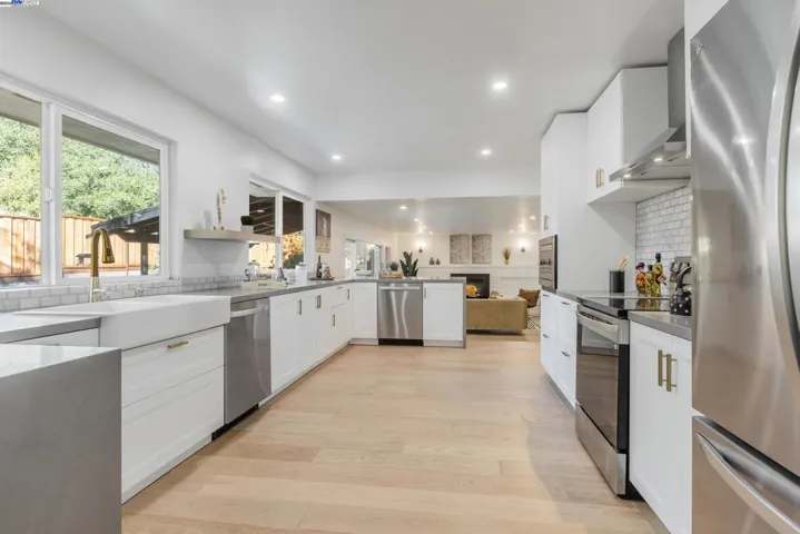 17007 High Pine Way, Castro Valley, California 94546