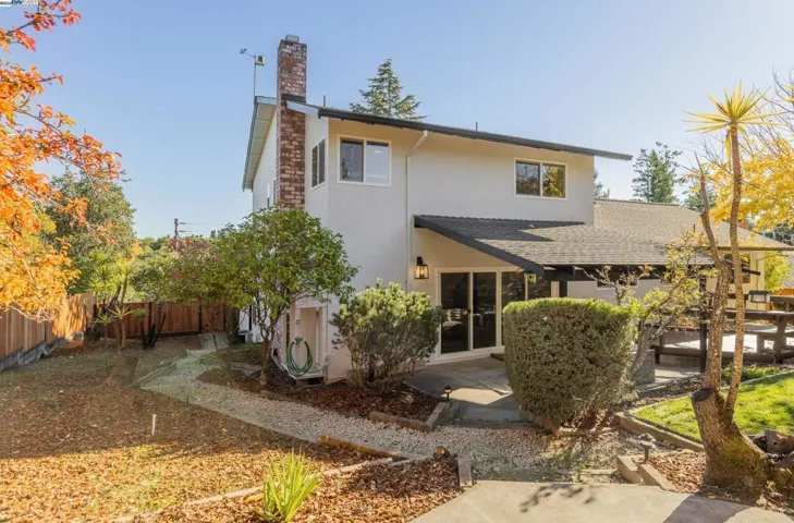 17007 High Pine Way, Castro Valley, California 94546