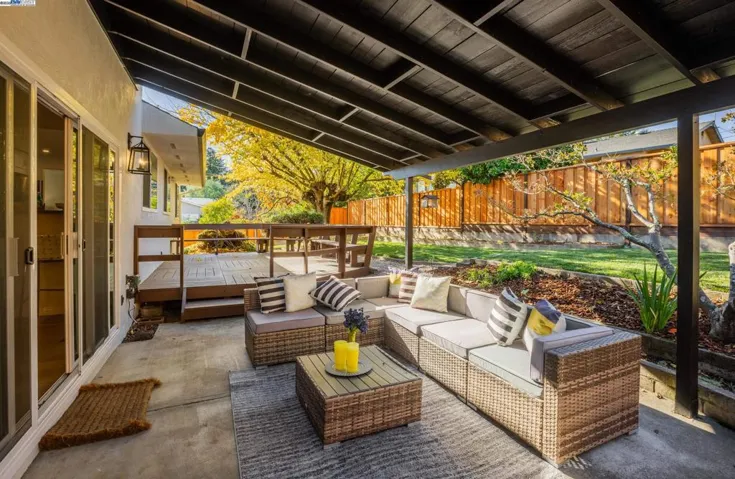 17007 High Pine Way, Castro Valley, California 94546
