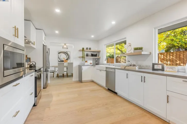 17007 High Pine Way, Castro Valley, California 94546