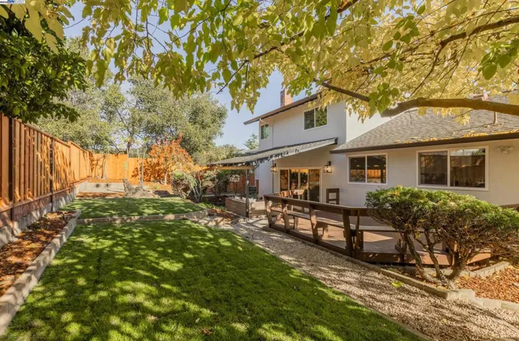 17007 High Pine Way, Castro Valley, California 94546