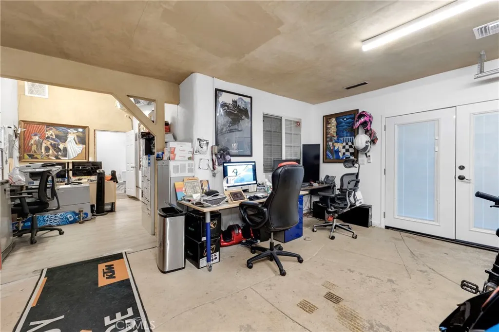 6159 Debs Avenue, Woodland Hills, California 91367 home-pic-48