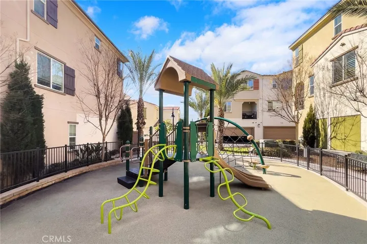 158 Macintosh Way, Upland, California 91786