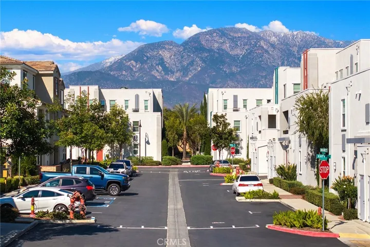 158 Macintosh Way, Upland, California 91786