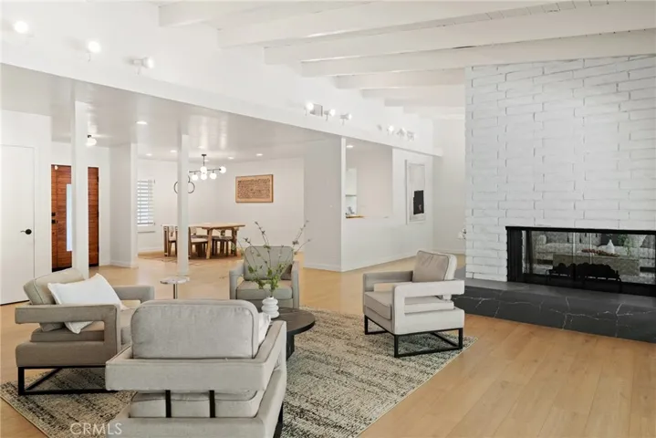 20217 Wells Drive, Woodland Hills, California 91364