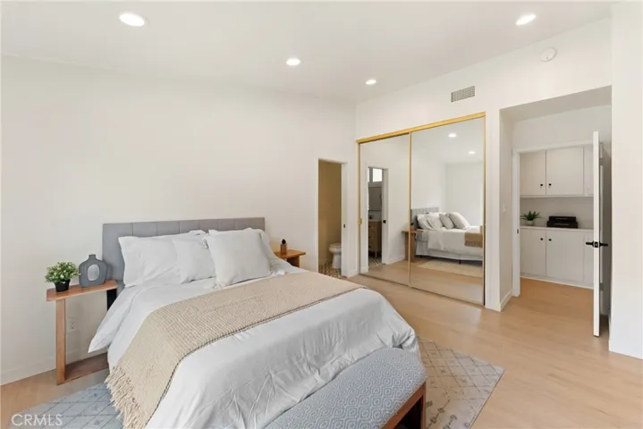 20217 Wells Drive, Woodland Hills, California 91364