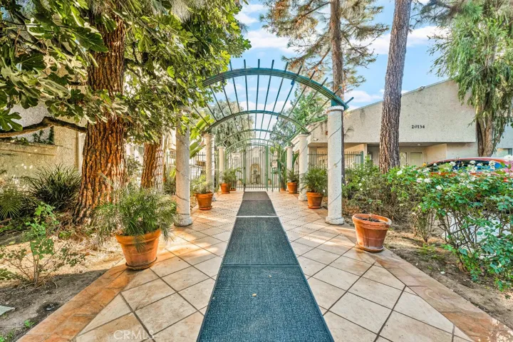 20134 Leadwell Street 130, Winnetka, California 91306
