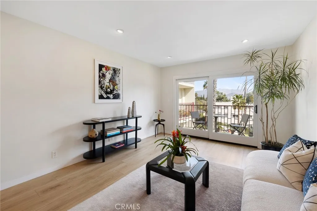 3407 Huxley Street 39, Los Angeles, California 90027 home-pic-3