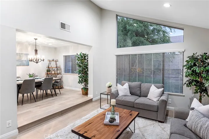13 W Glorieta, Irvine, California 92620