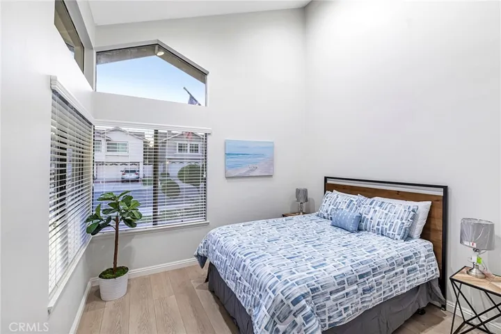 13 W Glorieta, Irvine, California 92620