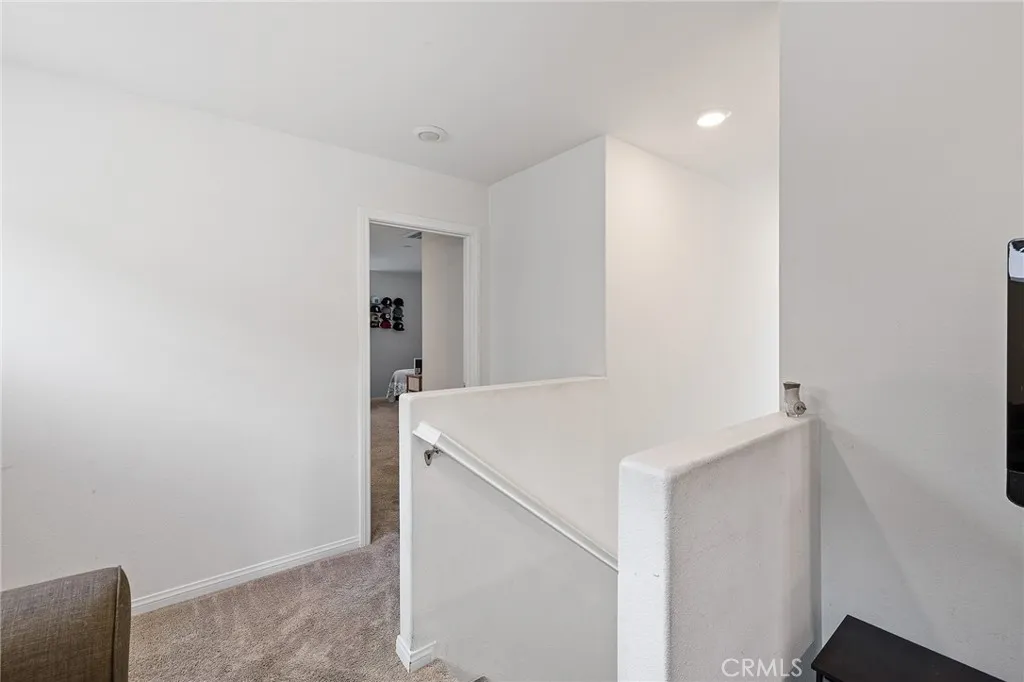 17038 Mitchell Drive, Canyon Country, California 91387 home-pic-15