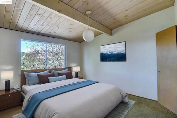 41 Hemlock Ln, Oakland, California 94611