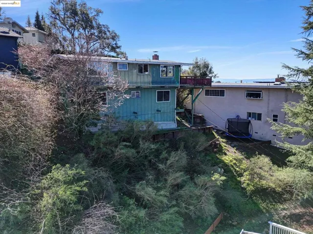 41 Hemlock Ln, Oakland, California 94611