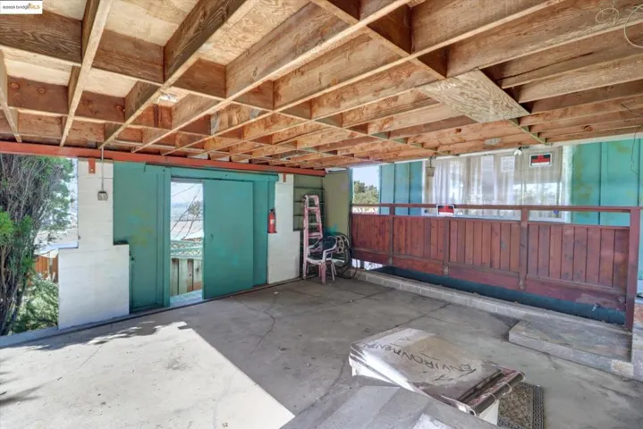 41 Hemlock Ln, Oakland, California 94611