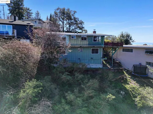 41 Hemlock Ln, Oakland, California 94611