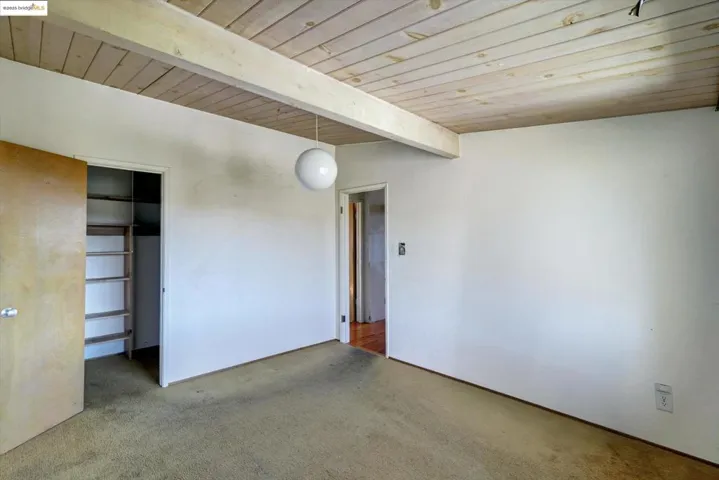 41 Hemlock Ln, Oakland, California 94611