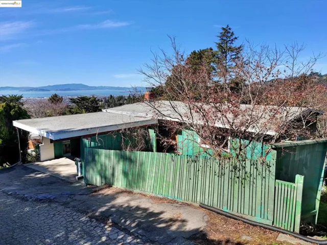 41 Hemlock Ln, Oakland, California 94611