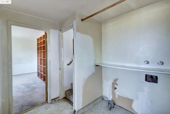 41 Hemlock Ln, Oakland, California 94611