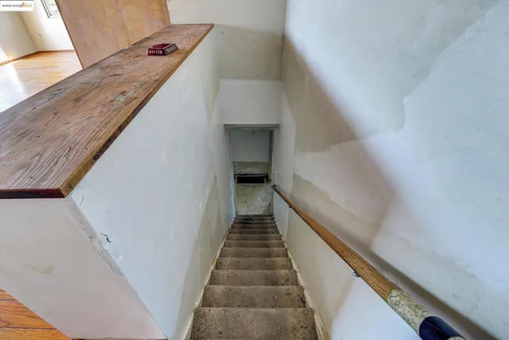 41 Hemlock Ln, Oakland, California 94611