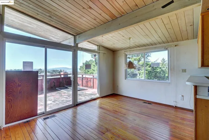 41 Hemlock Ln, Oakland, California 94611