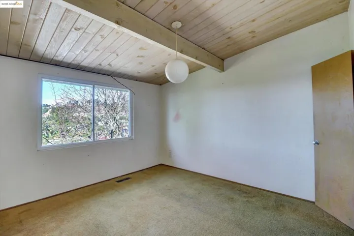 41 Hemlock Ln, Oakland, California 94611