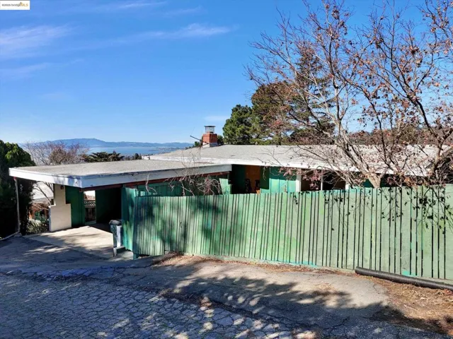 41 Hemlock Ln, Oakland, California 94611